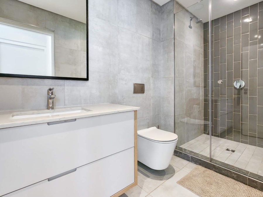 2 Bedroom Property for Sale in Sea Point Western Cape